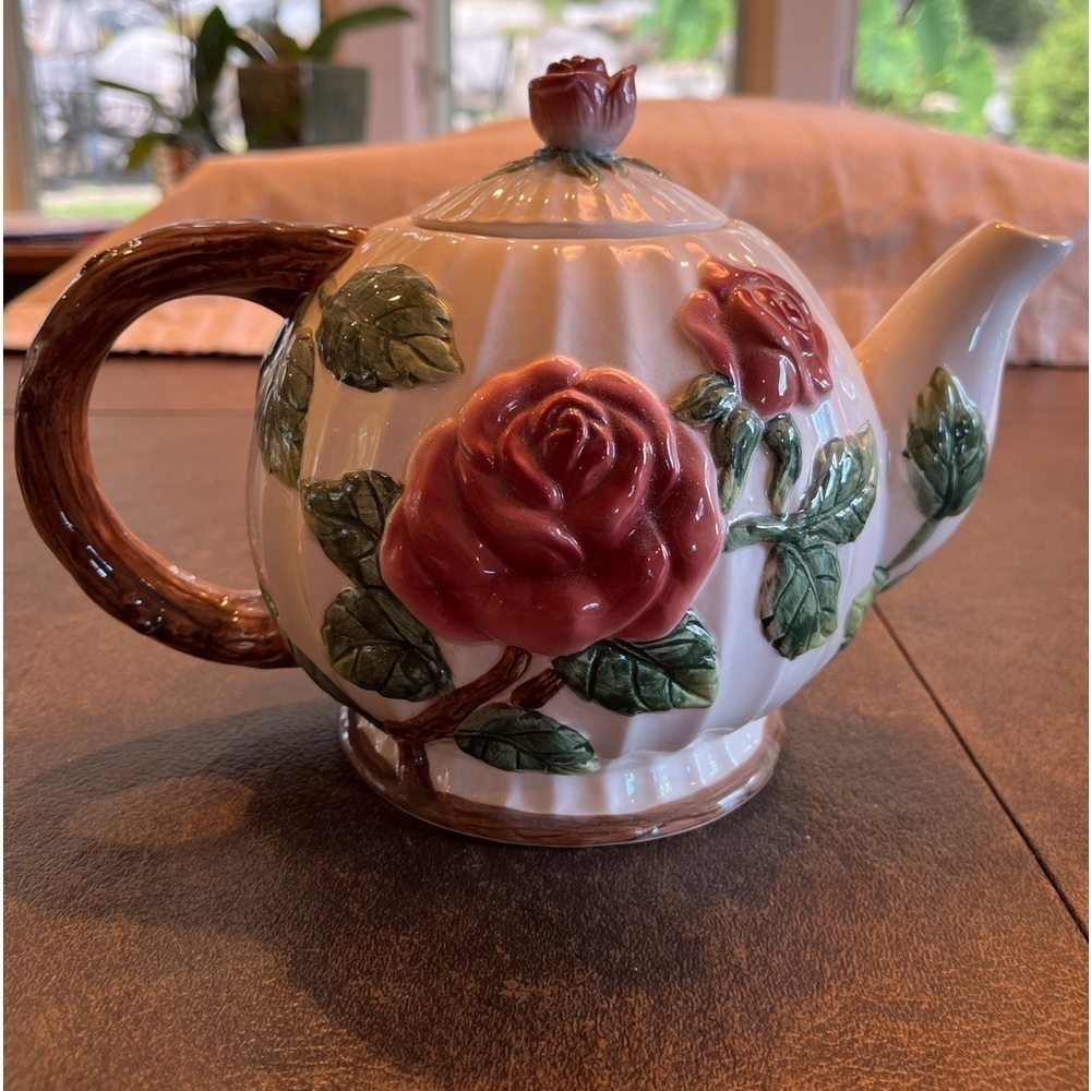 Victorian Rose Teapot. Omnibus by Fitz and Floyd 1995